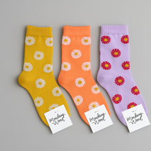 Load image into Gallery viewer, New Women Bloom Day Crew Socks