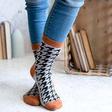 Load image into Gallery viewer, Women Funky Checkered Socks