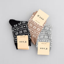 Load image into Gallery viewer, Women Winter Wonder Wonderland Socks