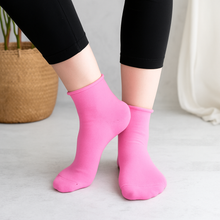Load image into Gallery viewer, No-Squeeze Basics Socks Set of 5
