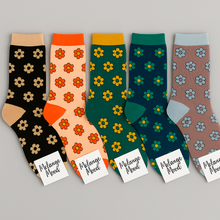 Load image into Gallery viewer, Women Flowers Blooming Socks
