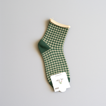 Load image into Gallery viewer, Average Joe Checked Socks
