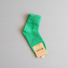 Load image into Gallery viewer, Women Fitted &amp; Knitted Socks
