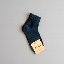 Load image into Gallery viewer, Women Fitted &amp; Knitted Socks
