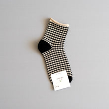 Load image into Gallery viewer, Average Joe Checked Socks
